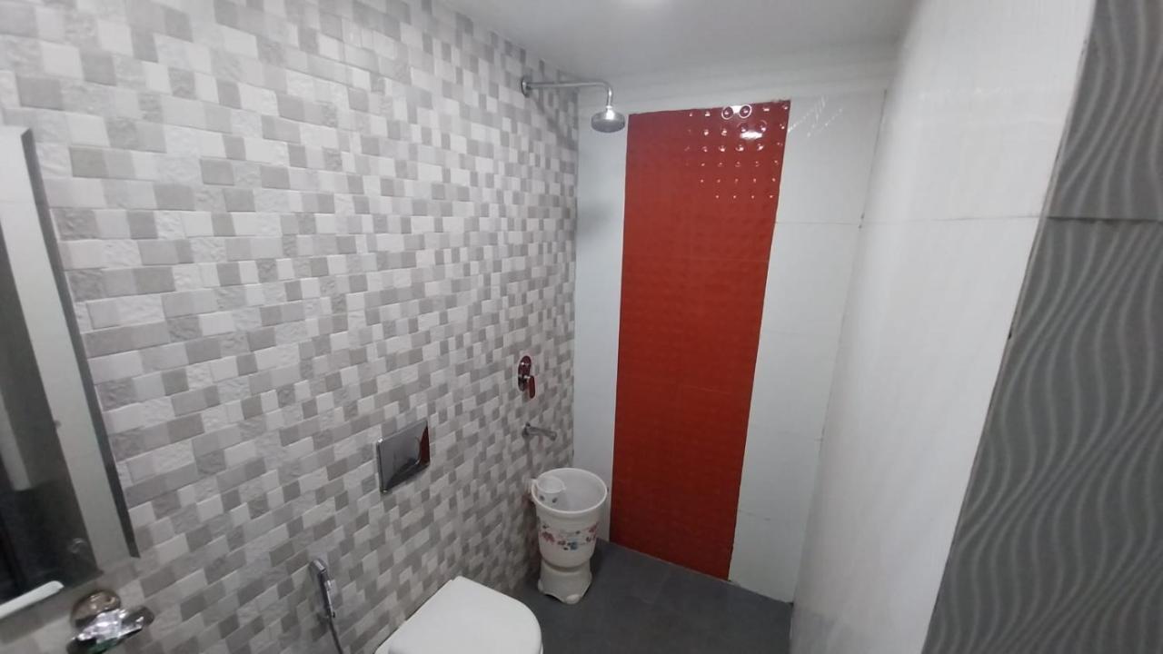 Hotel Crystal Palace New Delhi Ngoại thất bức ảnh